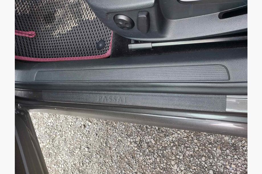 Volkswagen Passat B8 2015-2023 Einstiegsleisten DDU (4 Stk, Kunststoff) Foto 1